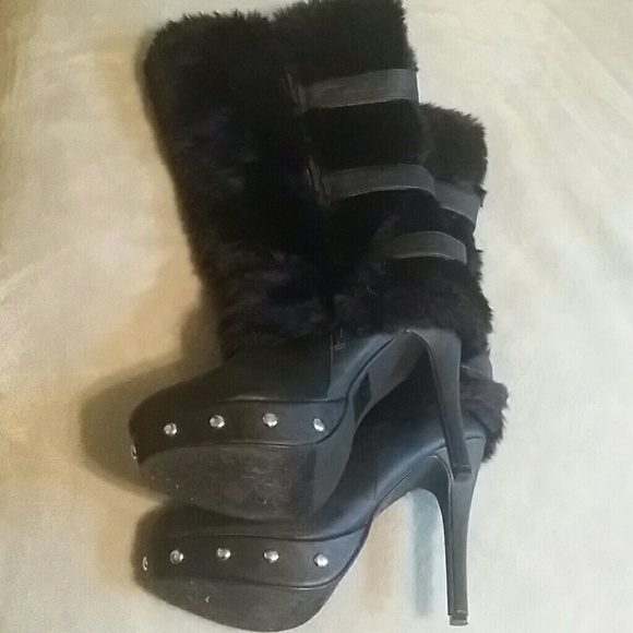 Boots - Picture 3 of 6